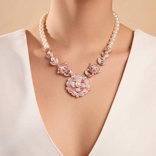 Rose Gold / White Freshwater