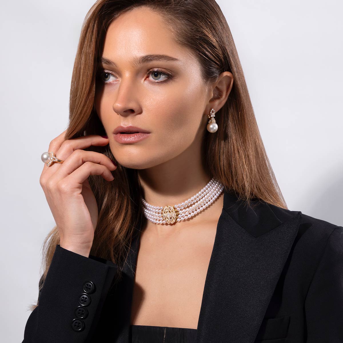 Yellow Gold / White Japanese Akoya