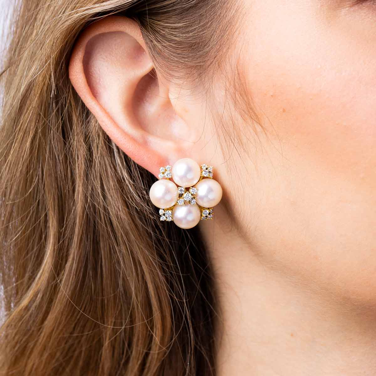 Yellow Gold / White Japanese Akoya