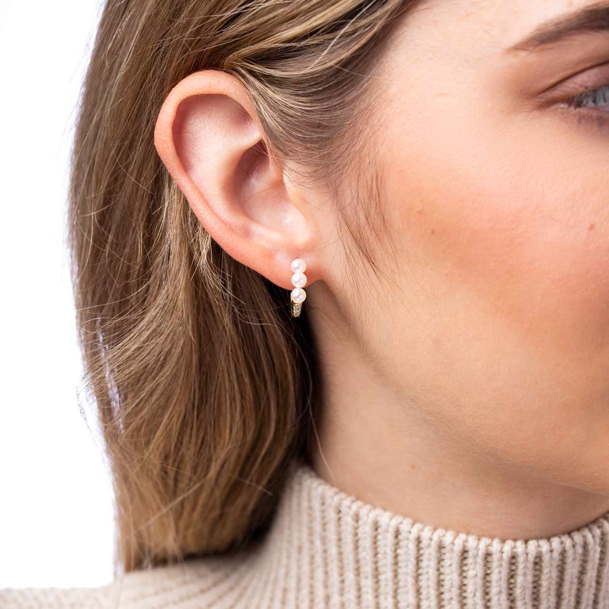 Yellow Gold / White Japanese Akoya