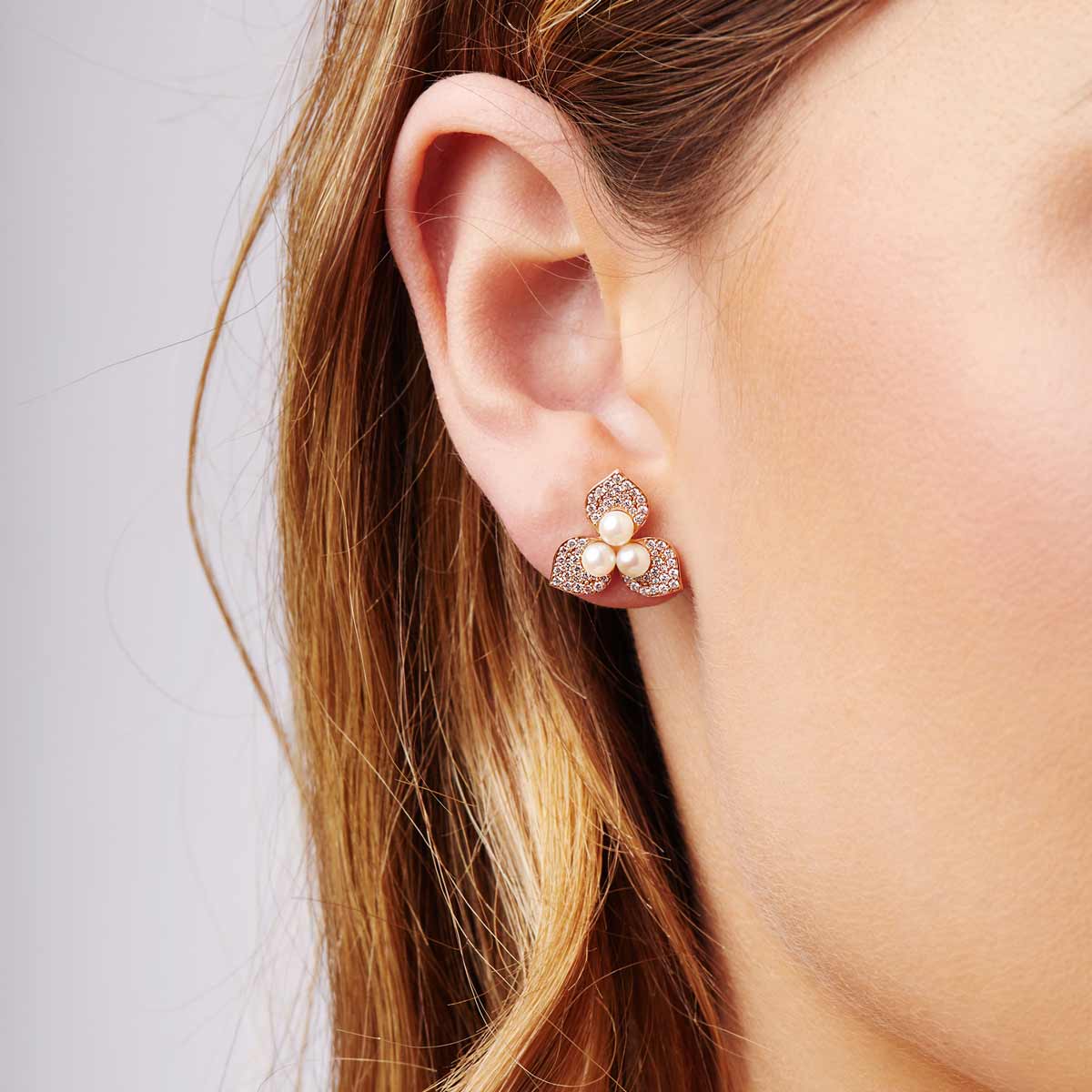 Rose Gold / White Japanese Akoya