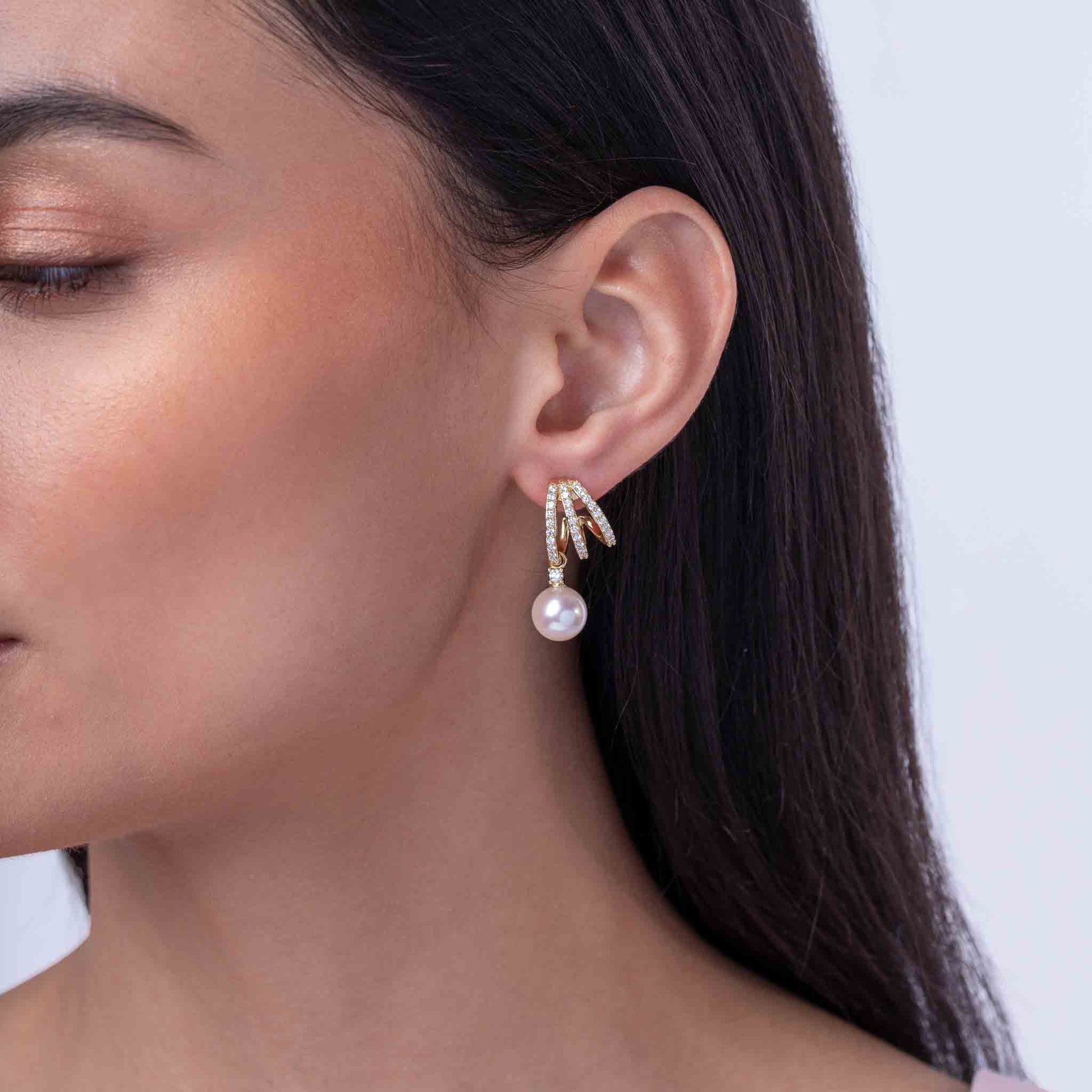 Yellow Gold / White Japanese Akoya 