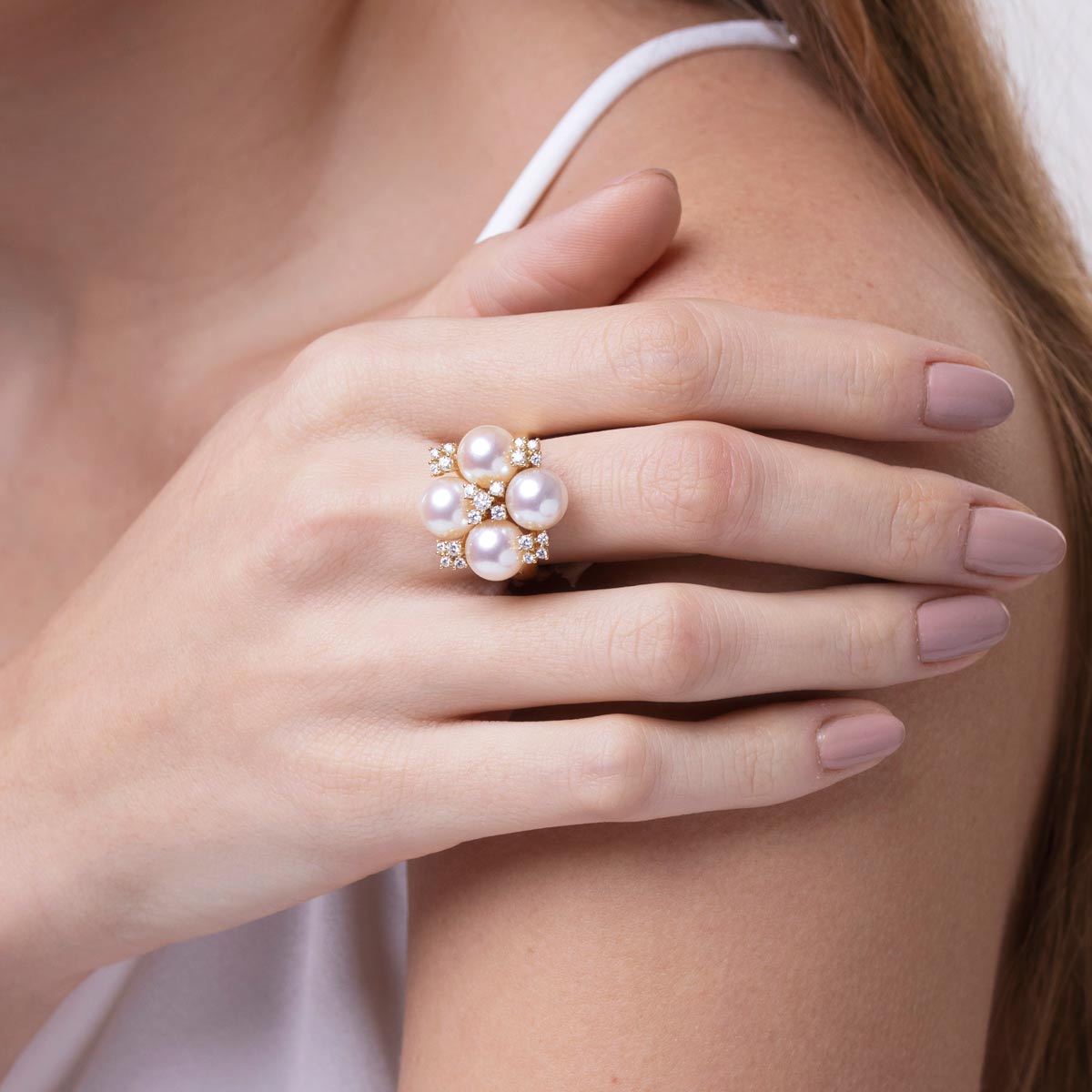 Yellow Gold / White Japanese Akoya