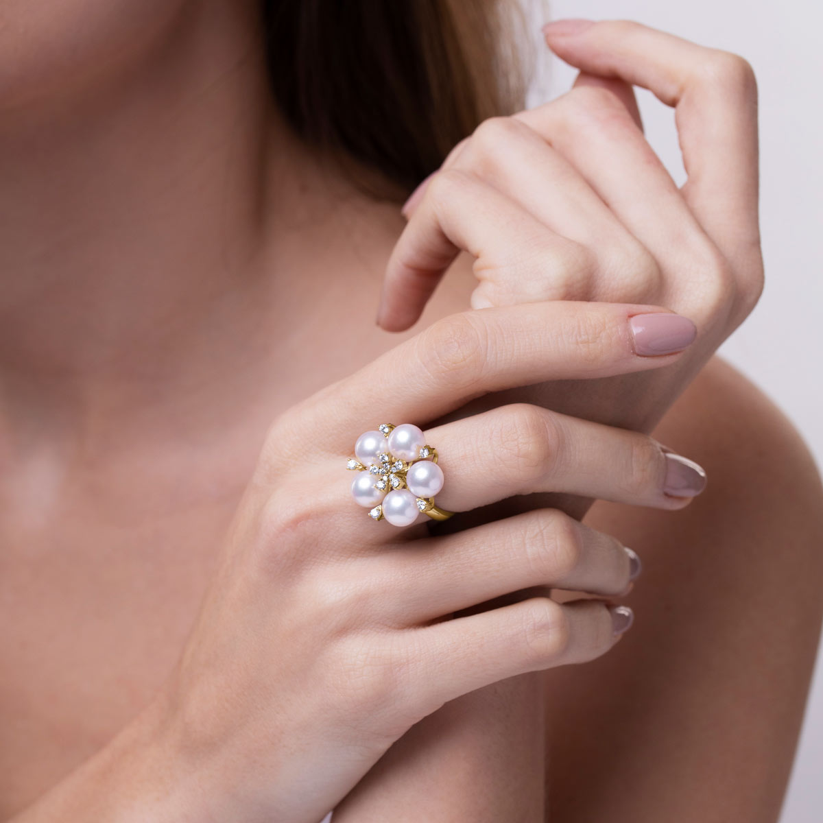 Yellow Gold / White Japanese Akoya