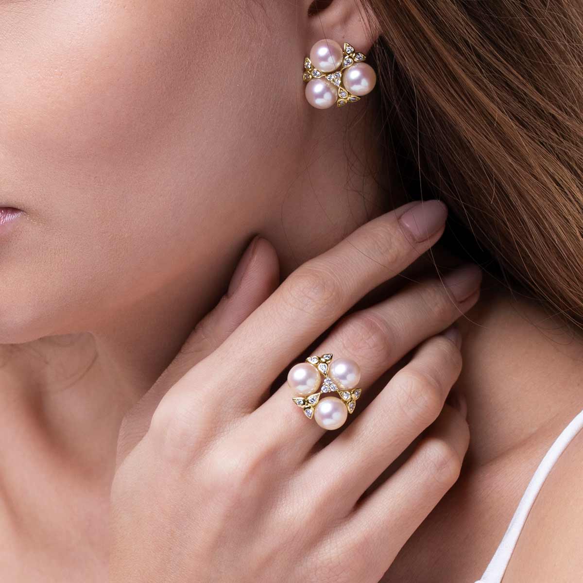 Yellow Gold / White Japanese Akoya