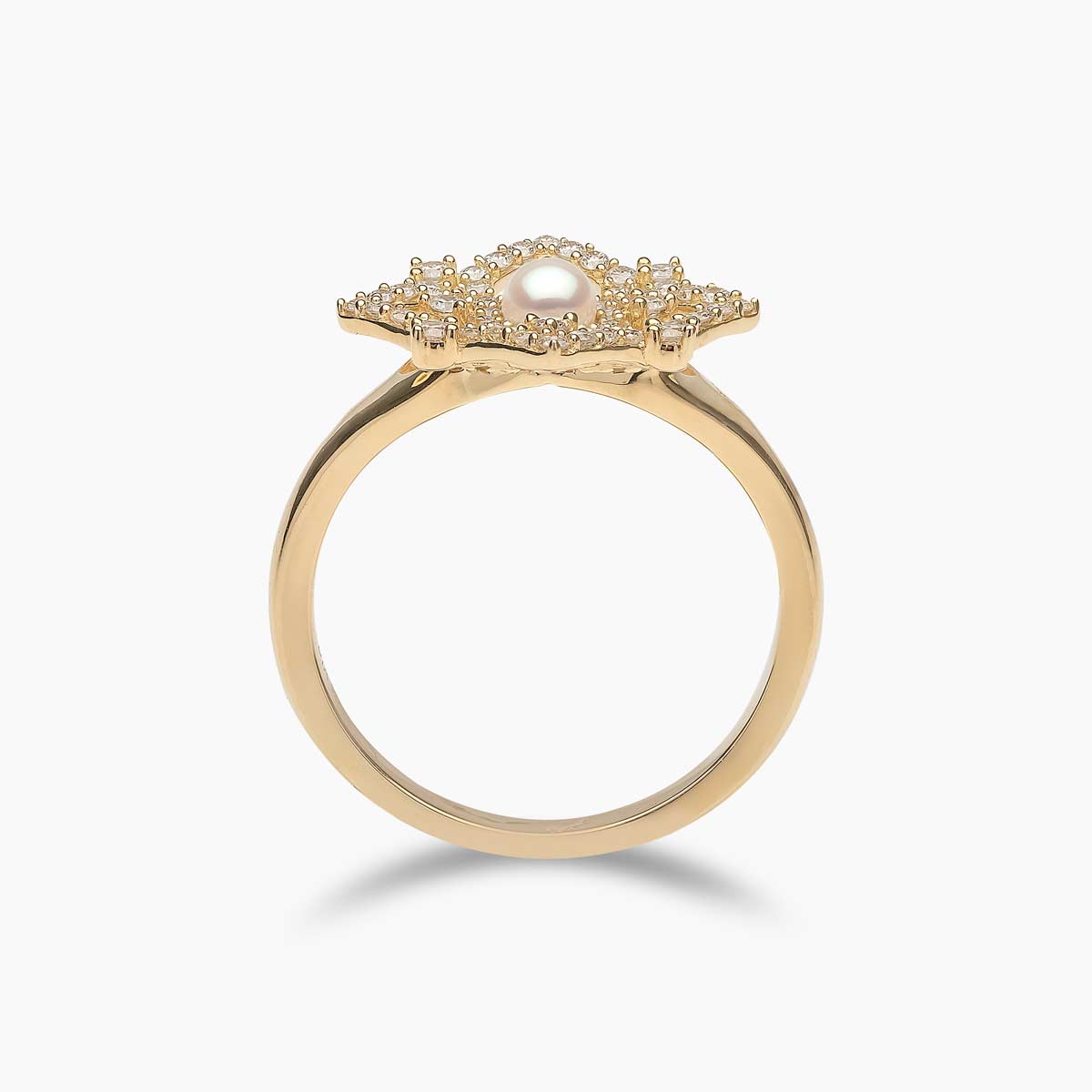 Yellow Gold / White Japanese Akoya