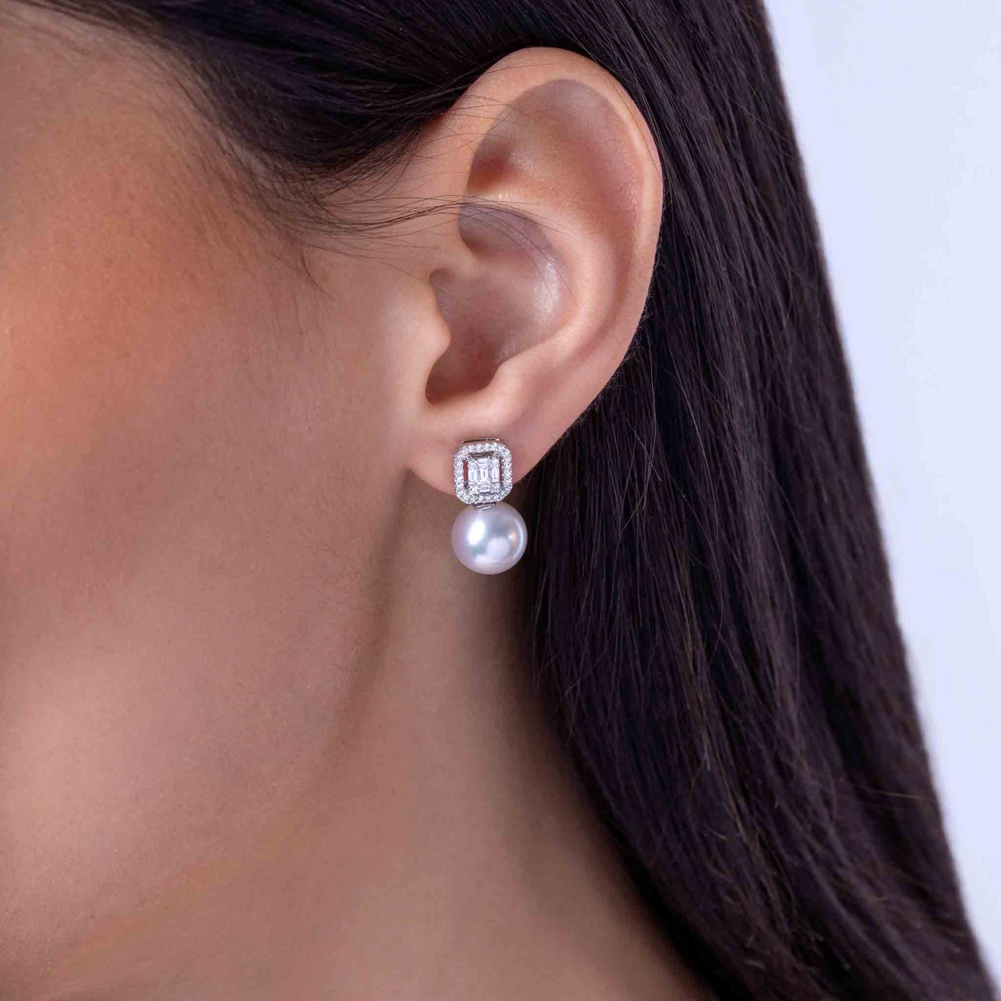 White Gold / White Japanese Akoya 